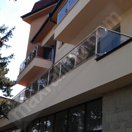 Парапети от инокс и стъкло